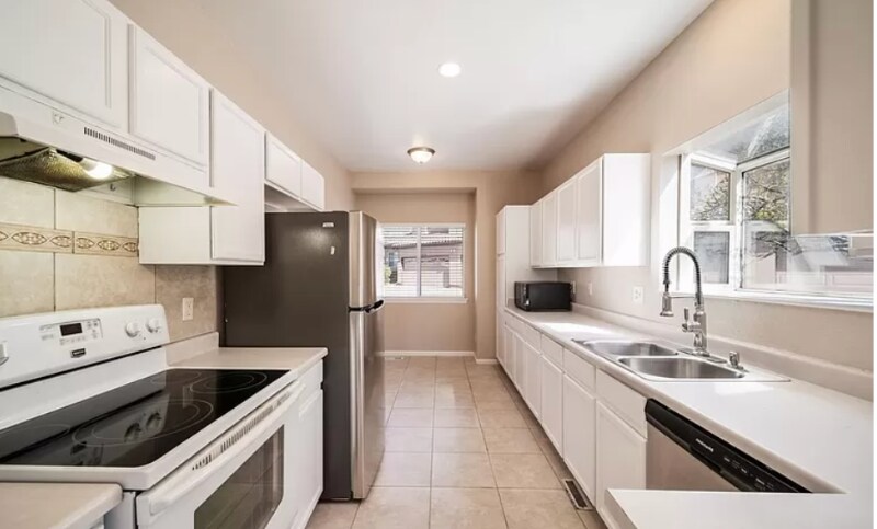 Building Photo - 4538 S Atchison Way