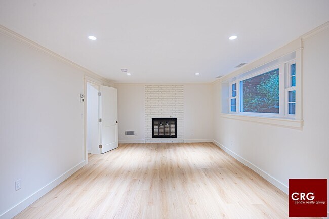 Building Photo - 85 Woodland Rd