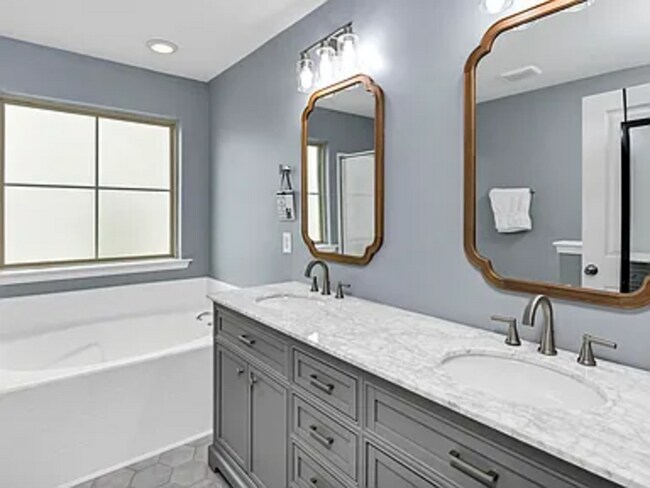 Building Photo - 336 Eastfair Dr