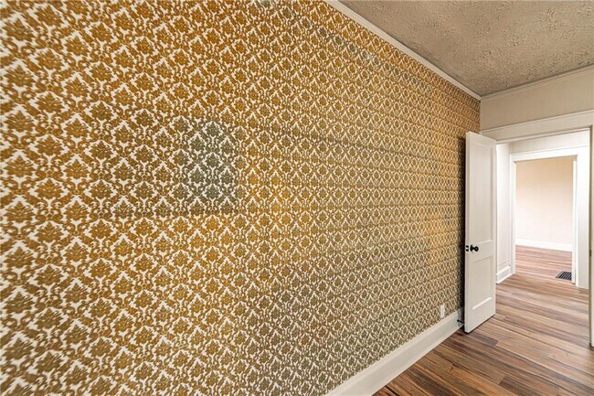 Building Photo - 1029 Katherwood Dr SW