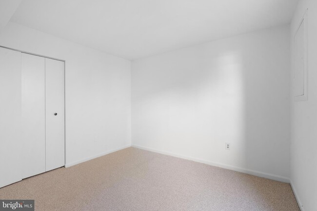 Building Photo - 2636 East Side Dr