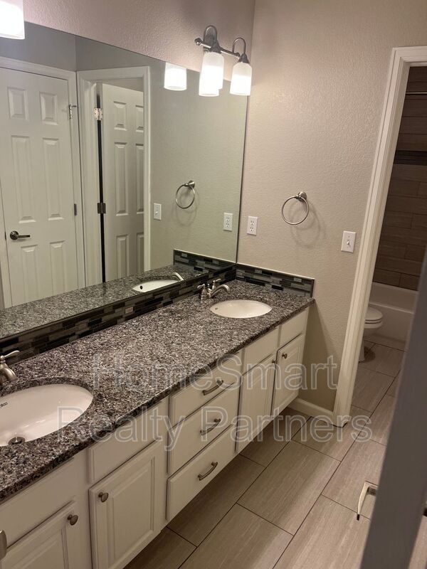 Building Photo - 3658 Claycomb Ln