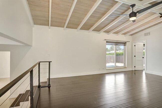 Building Photo - 2616 NE 26th Terrace