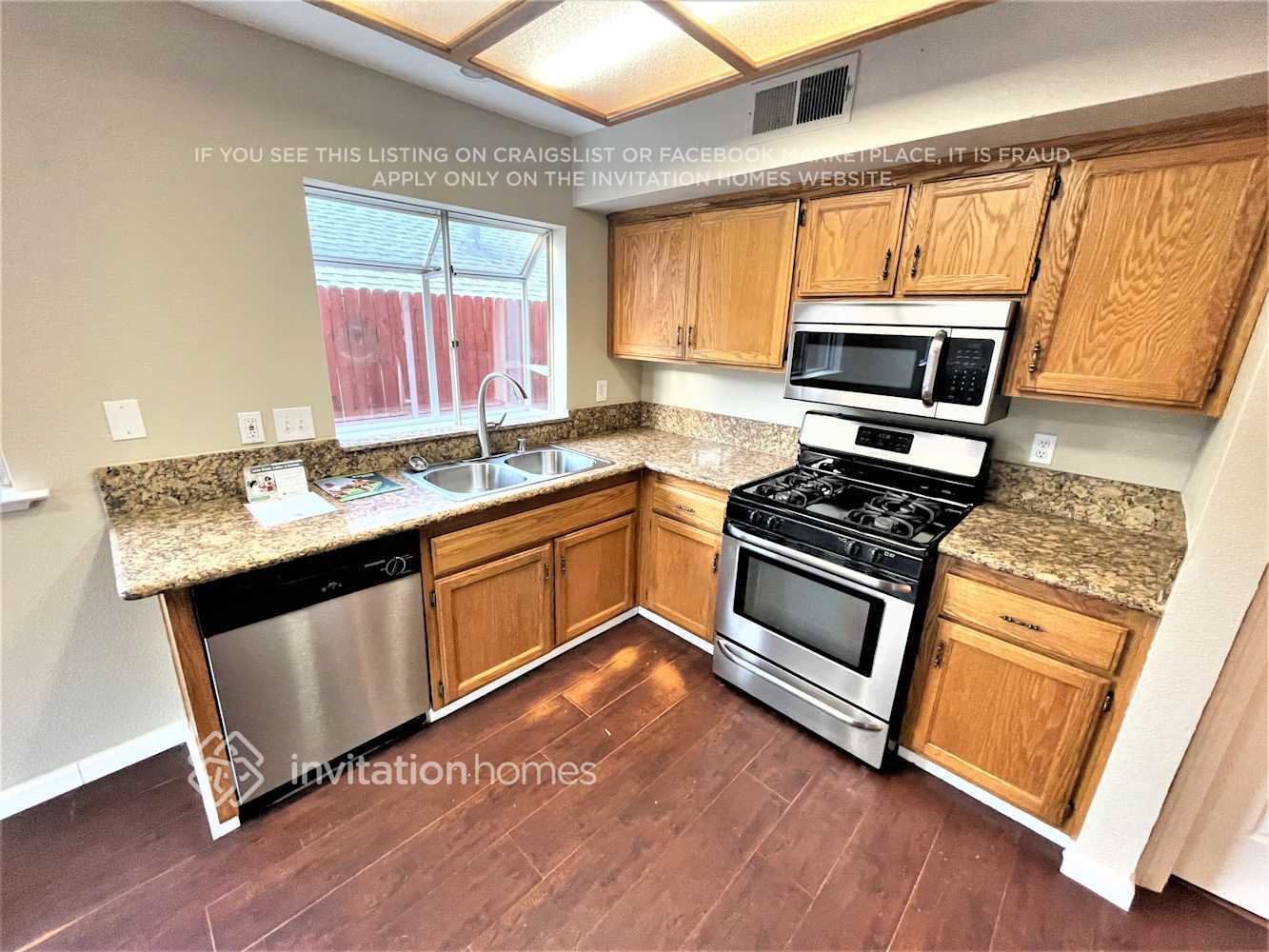Building Photo - 8323 Lonely Hill Way
