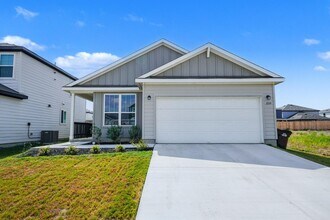 Building Photo - Beautifully Maintained Single-Story Home in Vista Real - Realtor Commission: $500