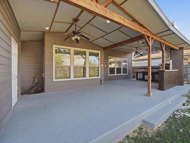 Building Photo - 4431 Oak Roset
