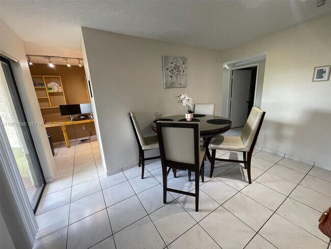 Building Photo - 9010 SW 125th Ave