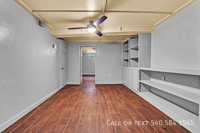 Building Photo - 5001 Hildebrand Rd NW