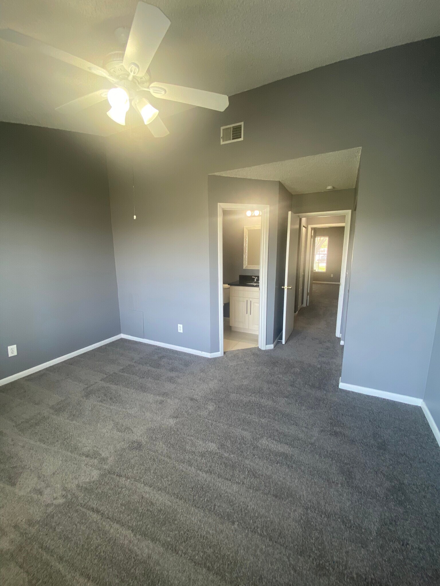 Building Photo - 11303 Grandville Dr