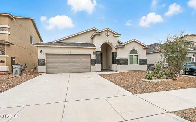 Building Photo - 12360 Desert Path Ct