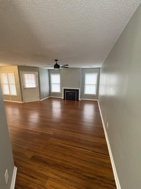 Building Photo - 102 W Victoria Ct