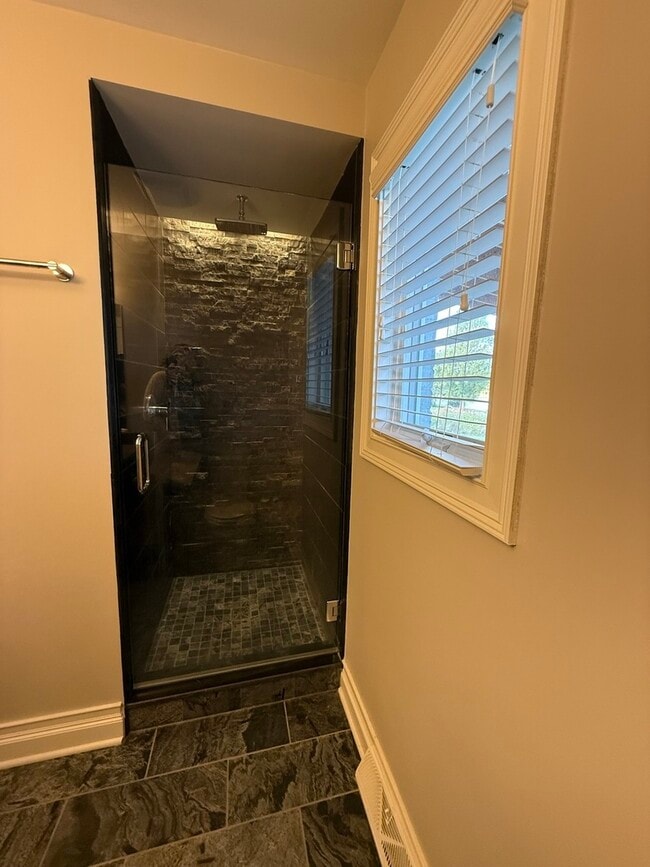 Building Photo - 551 83rd St