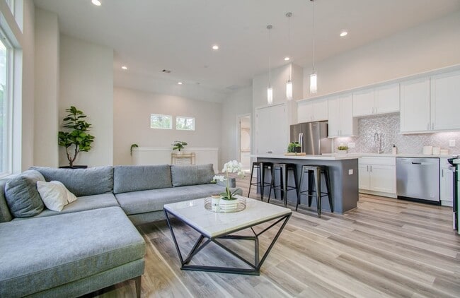 Building Photo - 774 Paul Quinn St