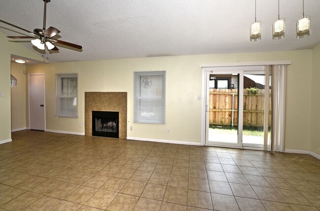 Building Photo - 3410 Ridge Ash