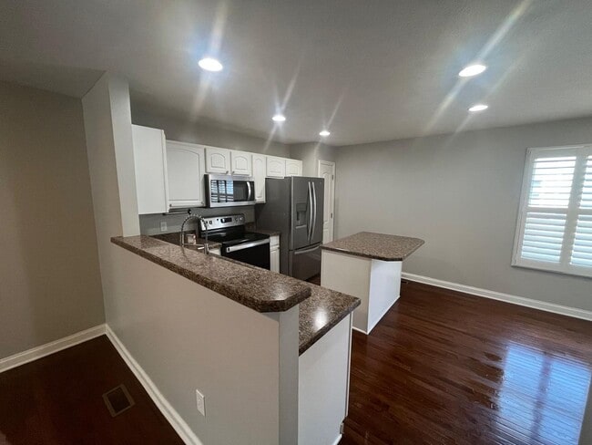 Building Photo - 5932 Winberry Creek Dr