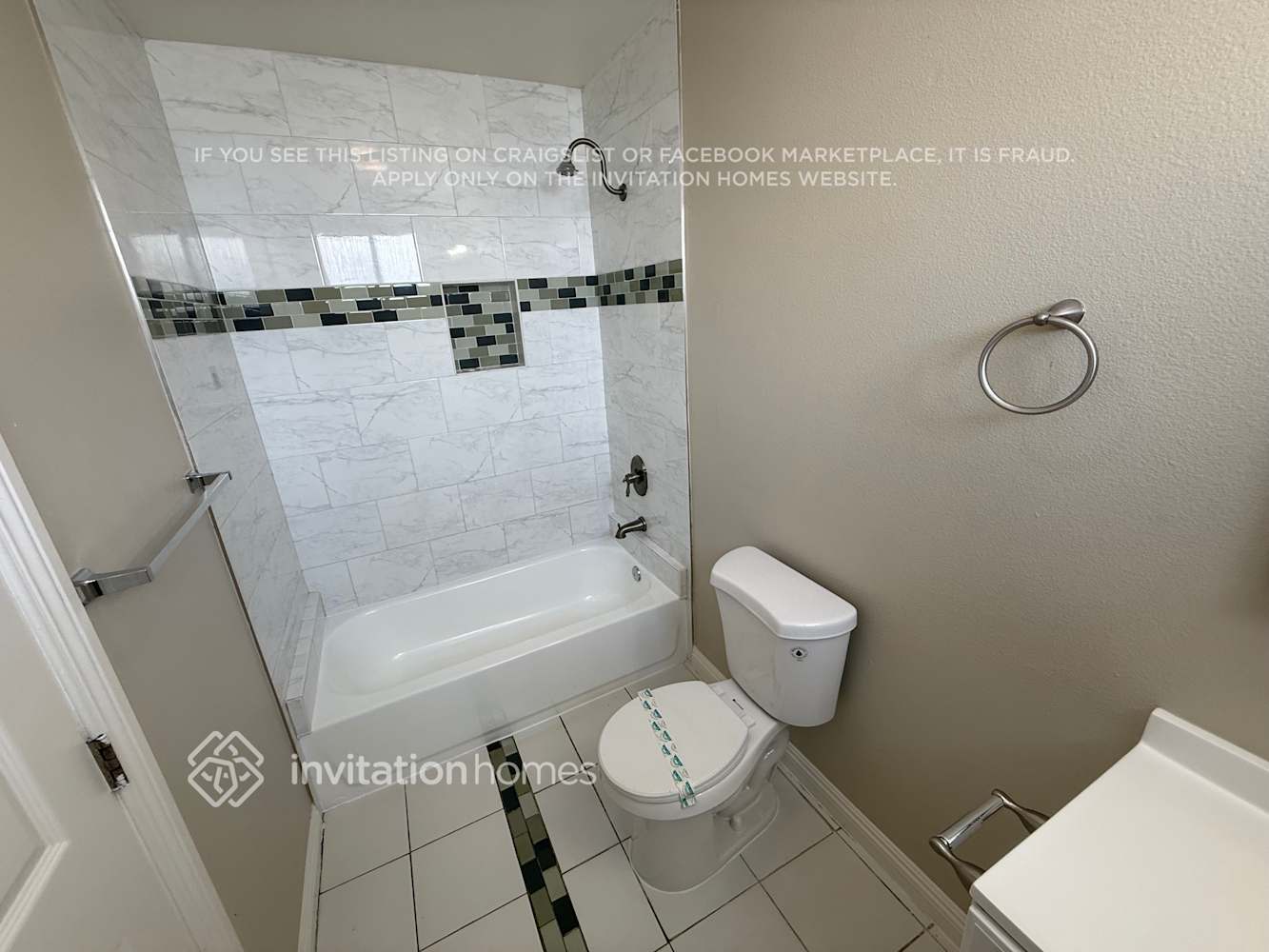 Building Photo - 751 E 104th St