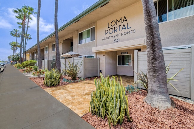 Building Photo - Loma Portal
