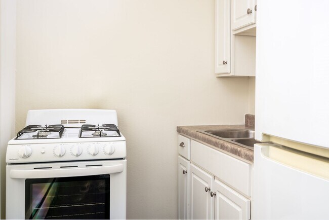 Interior Photo - 2009 Bryant Ave S