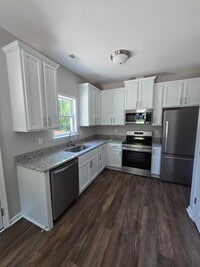 Building Photo - 814 Jackson Dr