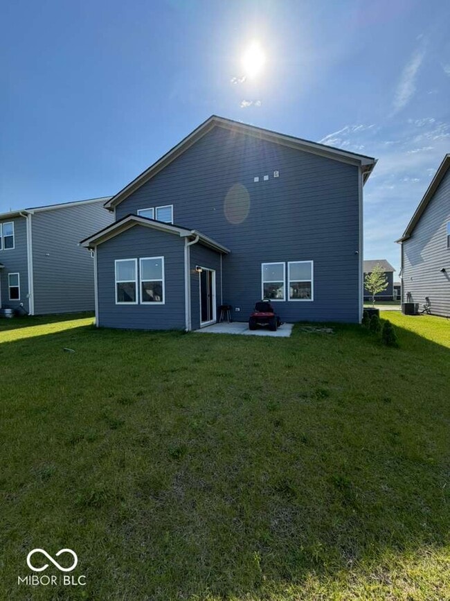 Building Photo - 2039 Dixon Crk Dr