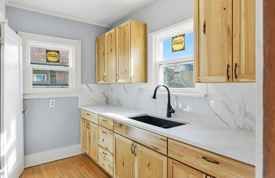 Building Photo - 4709 Shirley St