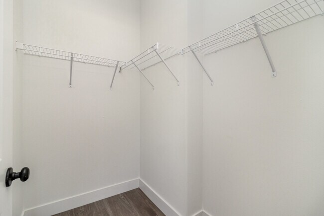 Building Photo - 1213 Waterford St SE