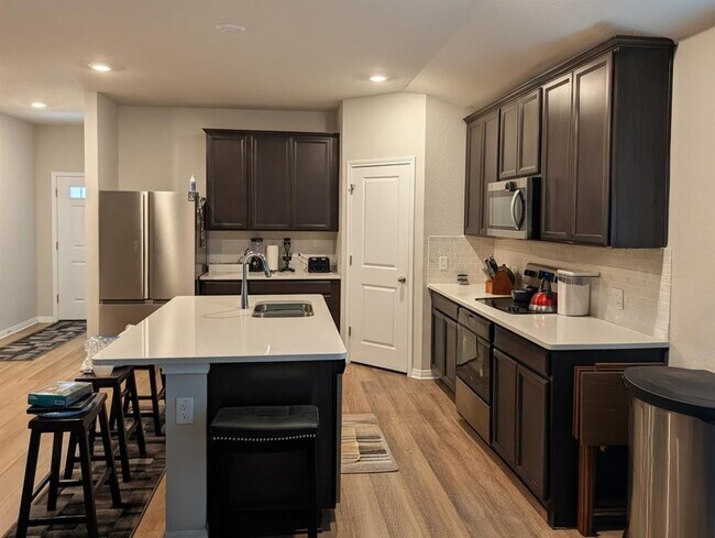 Building Photo - 1015 Bluejack Wy