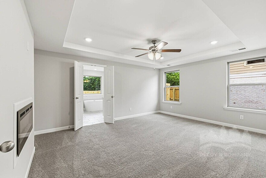 Building Photo - 160 Mebane Rd