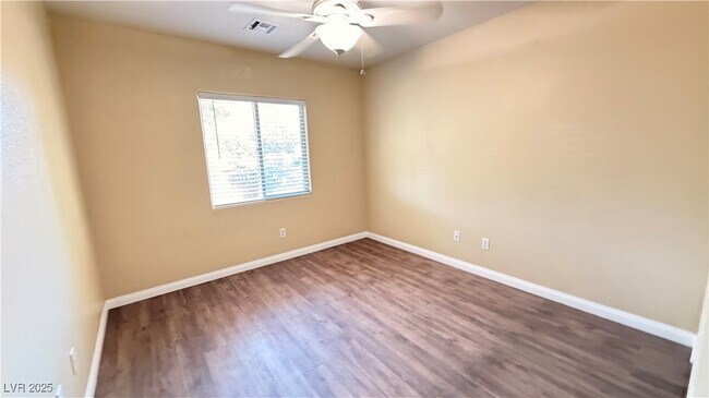 Building Photo - 3846 Waynesvill St