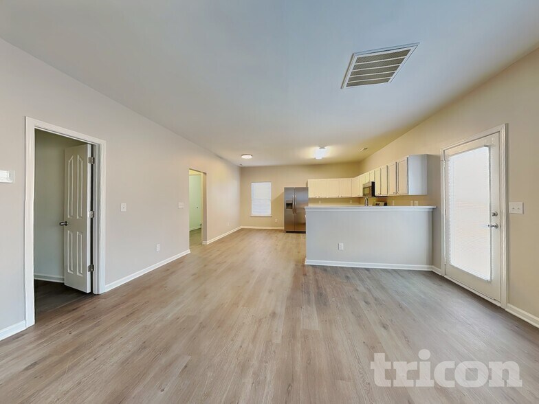 Building Photo - 8600 Old Potters Rd