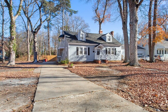 Building Photo - Charming Updated Cape Cod with In-Law Suite