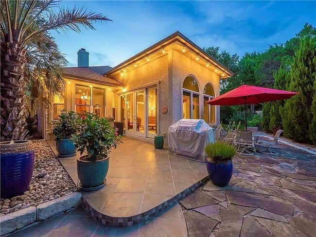 Building Photo - 2812 Cascade Falls Dr