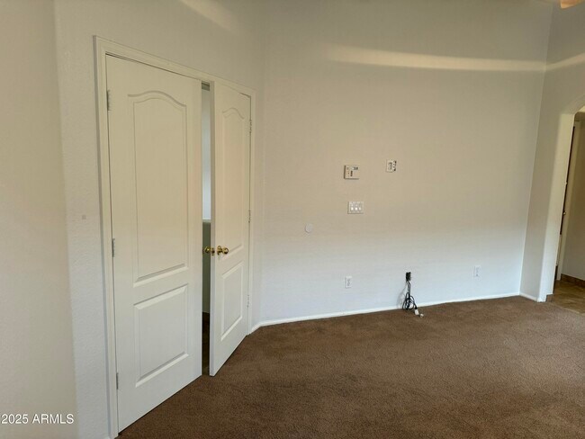 Building Photo - 11448 E Petra Ave