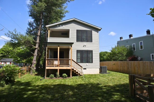 Building Photo - Gorgeous, New Home in Rocketts Landing: Available in July!