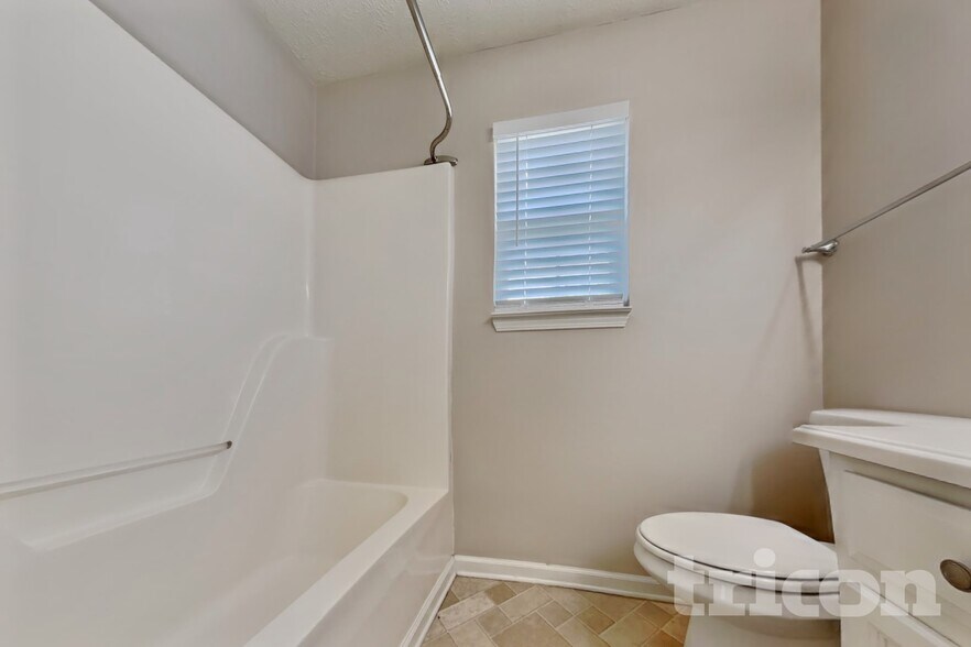 Building Photo - 1258 Tiree Dr