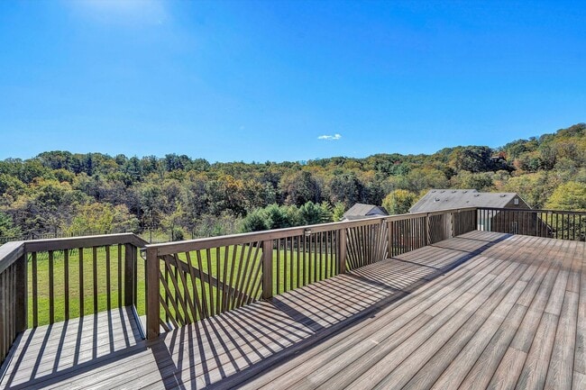 Building Photo - 1147 Belcroft Court