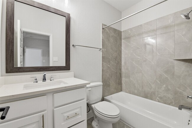 Building Photo - 2030 Green Haven Ct