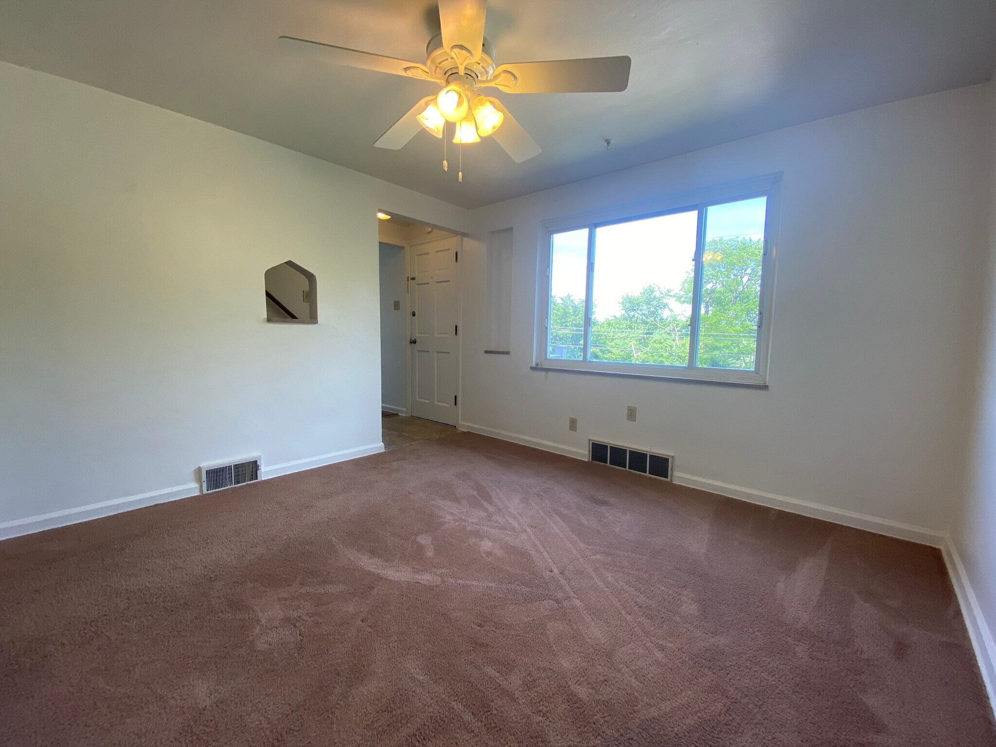 Dining Room - 4443 Clairton Blvd