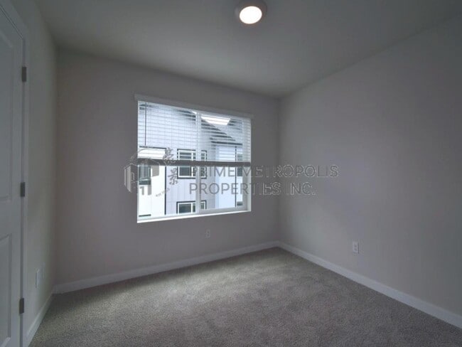 Building Photo - 15215 35th Ave W