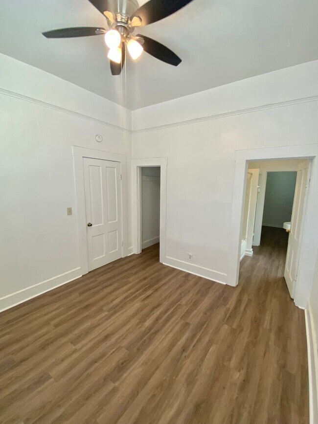 Building Photo - Reserve Now for June 2026! Updated House i...