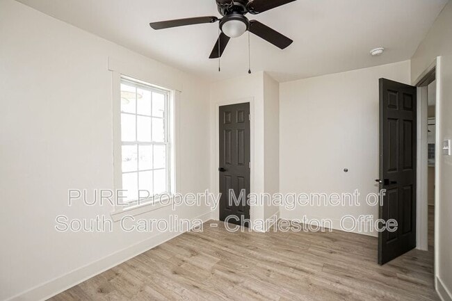 Building Photo - 2679 Oregon Ave