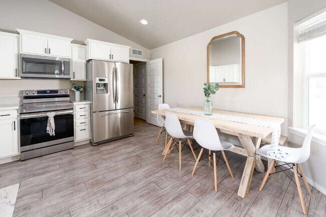 Building Photo - 74 W Havasu Falls St