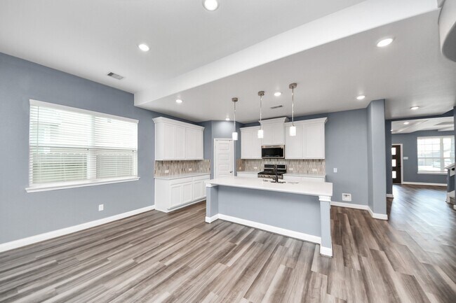 Building Photo - 931 Barstow Dr