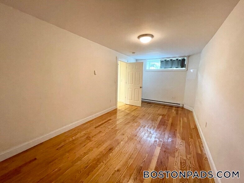 Building Photo - 98 L St