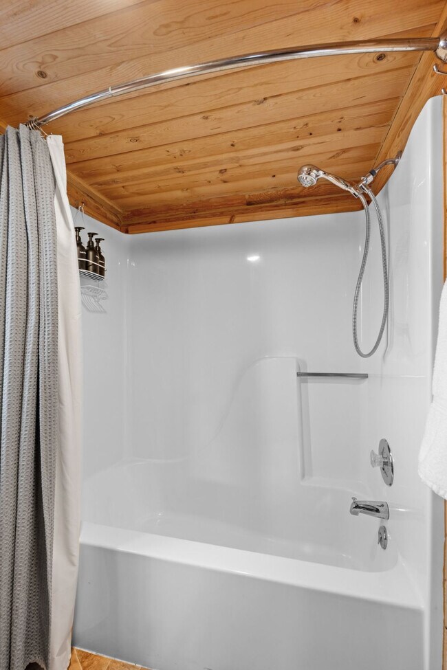 Building Photo - 5406 Henrys Lake Rd