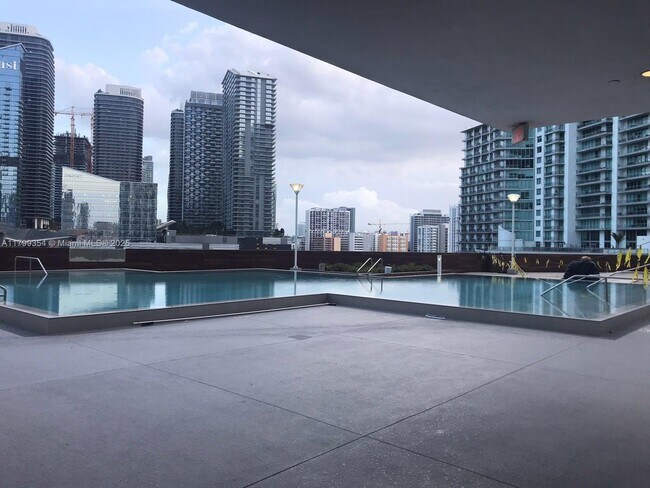 Building Photo - 350 S Miami Ave