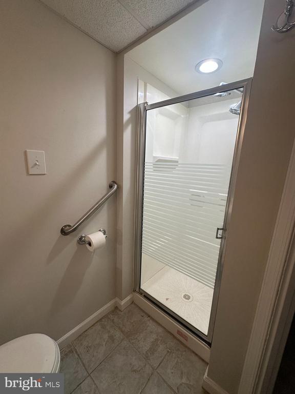 Building Photo - 2204 Lynn Blvd