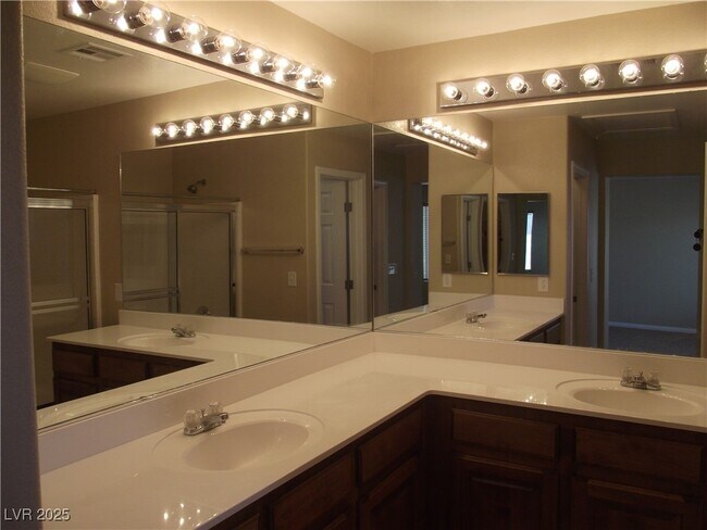 Building Photo - 9037 W Victor Creek Ave