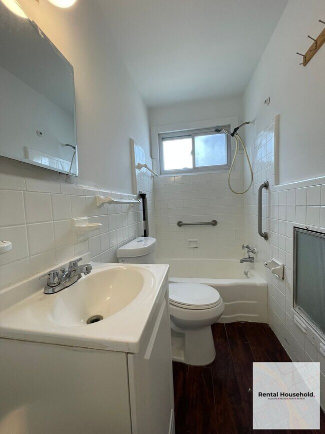 Building Photo - "15141 Sussex"