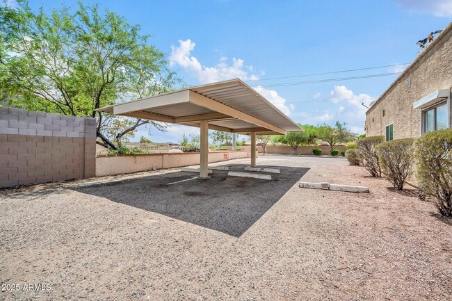 Building Photo - 2701 E Tierra Buena Ln